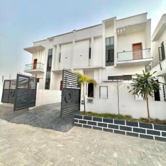 4 BEDROOM SEMI DETACHED DUPLEX WTH BQ