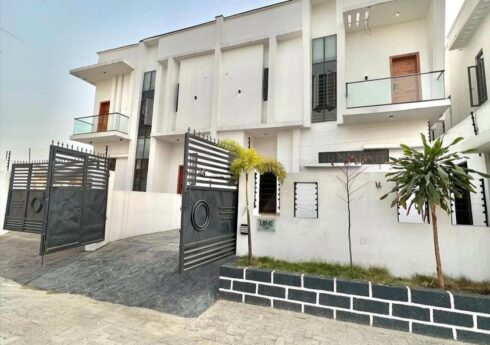 4 BEDROOM SEMI DETACHED DUPLEX WTH BQ