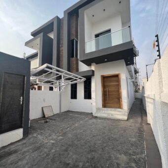 4 BEDROOM SEMI  DETACHED DUPLEX 