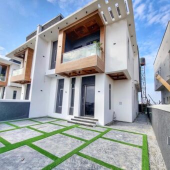  4 BEDROOM SEMI DETACHED DUPLEX WITH BQ 