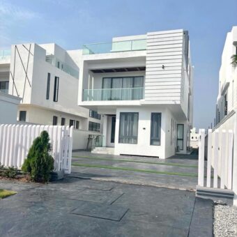 5 BEDROOM FULLY DETACHED DUPLEX  WITH SWIMMING POOL,OPEN TERRACE ,CINEMA 