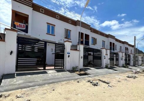 Gated 4 BEDROOM  TERRACE DUPLEX