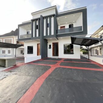 LUXURY4 BEDROOM SEMI DETACHED DUPLEX 