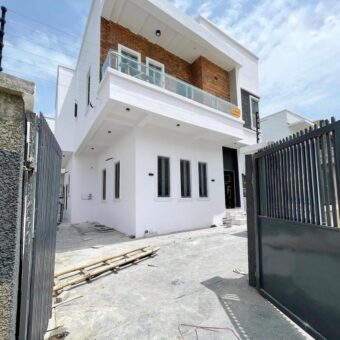 FOR SALE !!! 5 BEDROOM DETACHED DUPLEX WITH BQ