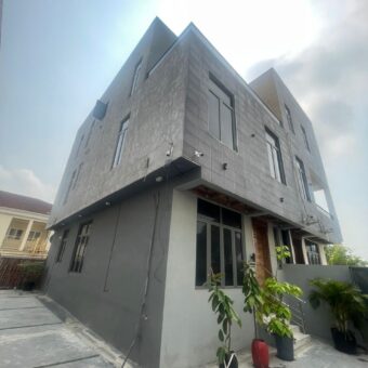 *FOR RENT!!!* Lovely 4 Bedroom Semi Detached Duplex with BQ & Two Study Rooms