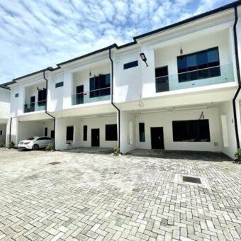 FOR RENT!!!   Lovely 4 Bedroom Terrace Duplex