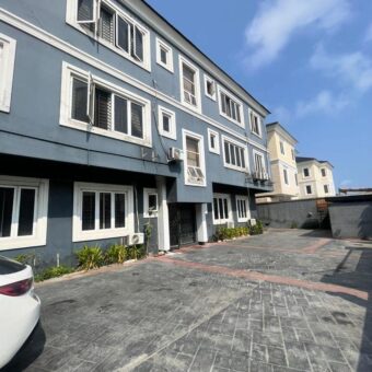 FOR RENT !!!  LOVELY 3 BEDROOM APARTMENT FOR RENT. ( 2nd floor)